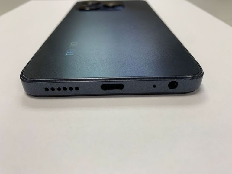 Дешиво Tecno spark go 2024 3/64gb с ломбарда