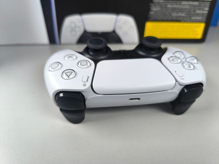 Sony PlayStation 5 Slim Digital Edition 825GB White (1000040658) Код:01-200836798. Изображение 6