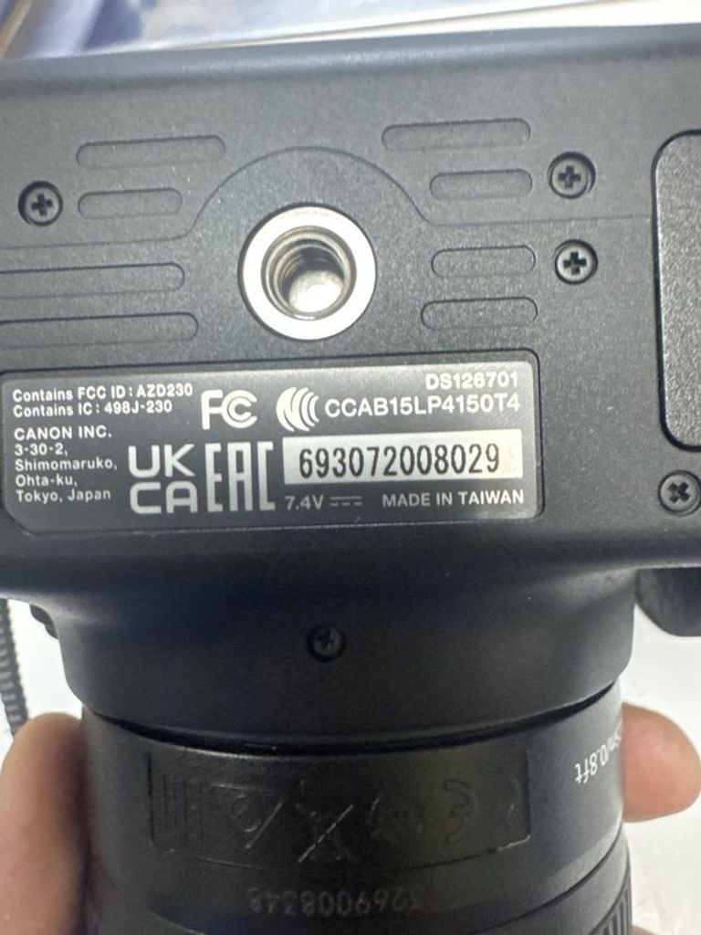 Дешево Canon eos 4000d + ef-s 18-55mm macro 0-25m 0,8ft з ломбарду