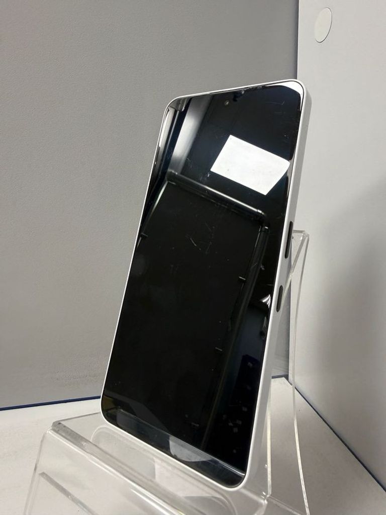 Оголошення Nothing phone 3a 12/256gb Б/У