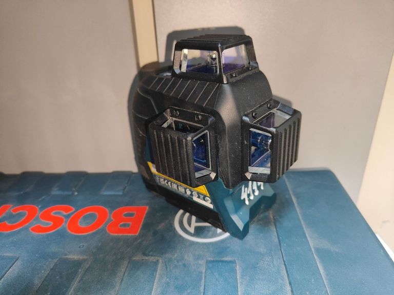 Дешево Bosch gll 3-80 c з ломбарду