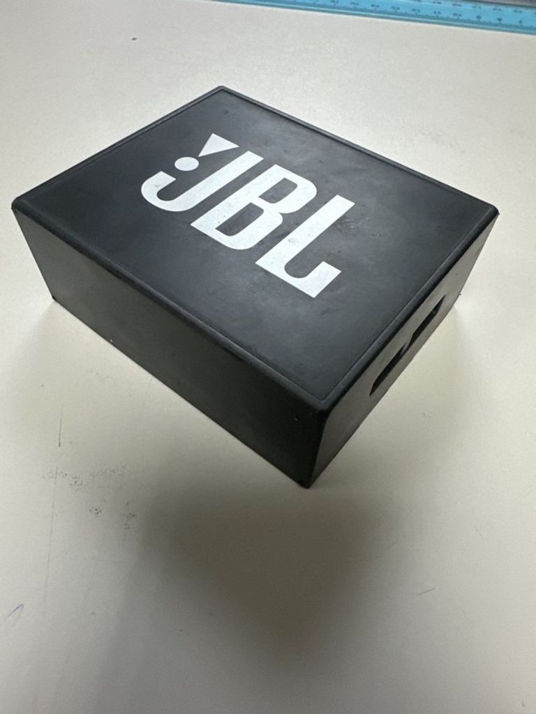 Дешиво Jbl go с ломбарда