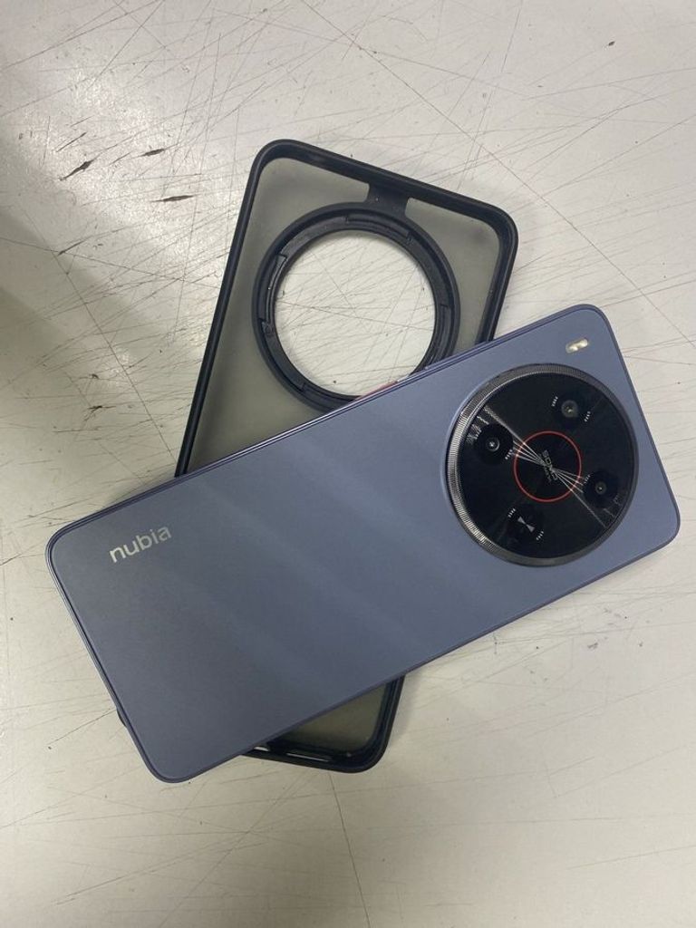 Оголошення Zte Nubia V70 Max 6/128GB Gray Б/У