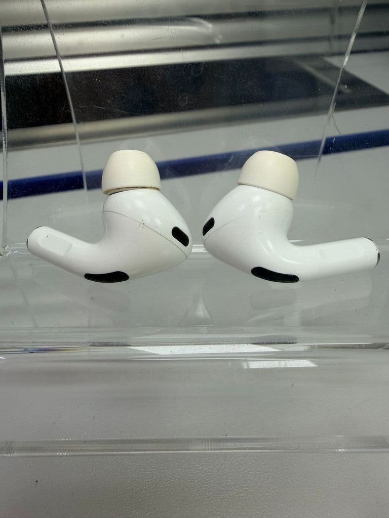 Apple airpods pro 2nd generation with magsafe charging case usb-c Код:01-200916893. Изображение 6