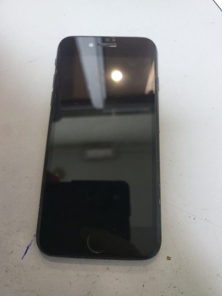 Дешиво Apple iPhone SE 2020 64GB Black Slim Box (MHGP3) с ломбарда