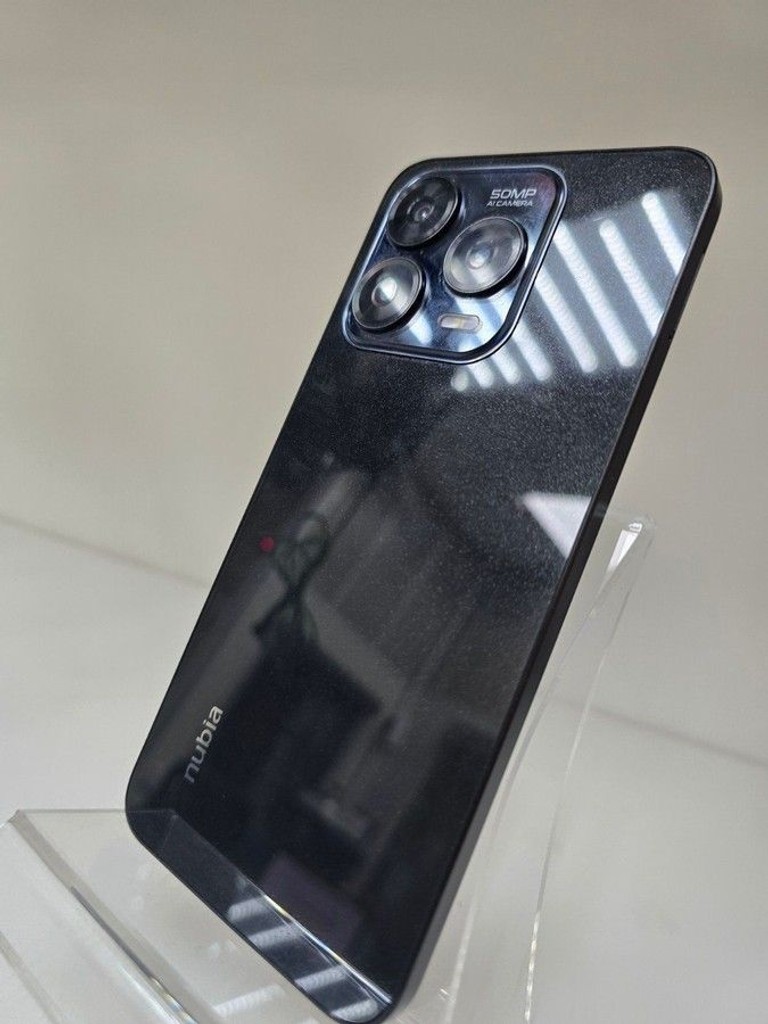 Розпродаж Zte Nubia V70 Design 8/256GB Gray, продавець Техноскарб