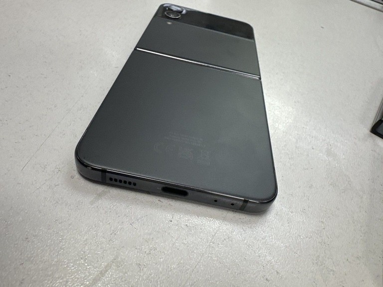 Розпродаж Samsung f721b galaxy flip 4 8/128gb, продавець Техноскарб