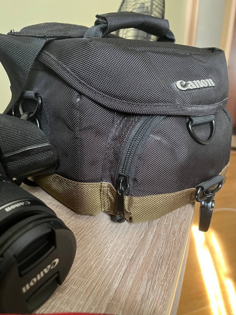 Дешево Canon EOS 1300D kit (18-55mm) EF-S IS II з ломбарду