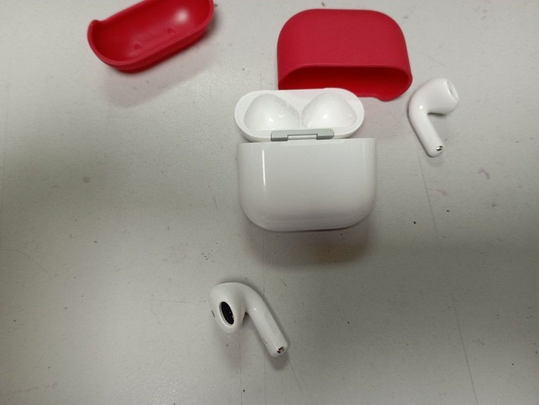 Купити Apple airpods 4 Б/У