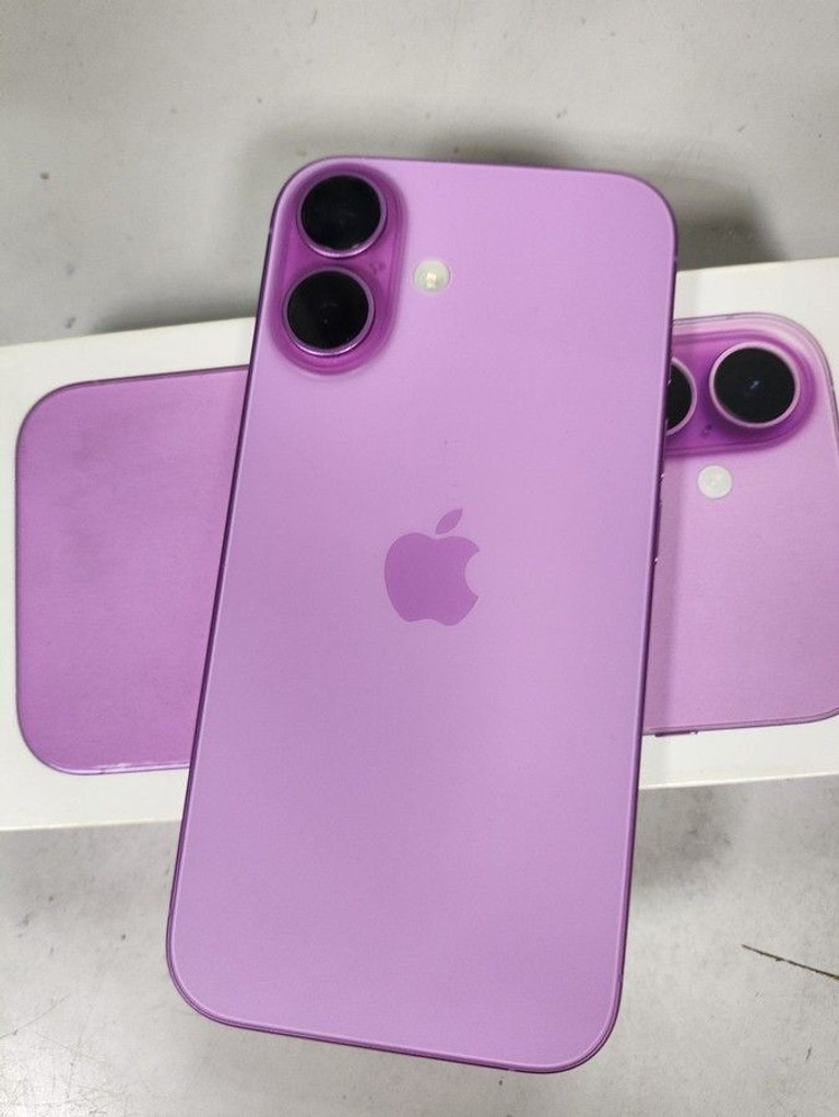 Купить Apple iPhone 16 512GB eSIM Pink (MYD53) Б/У
