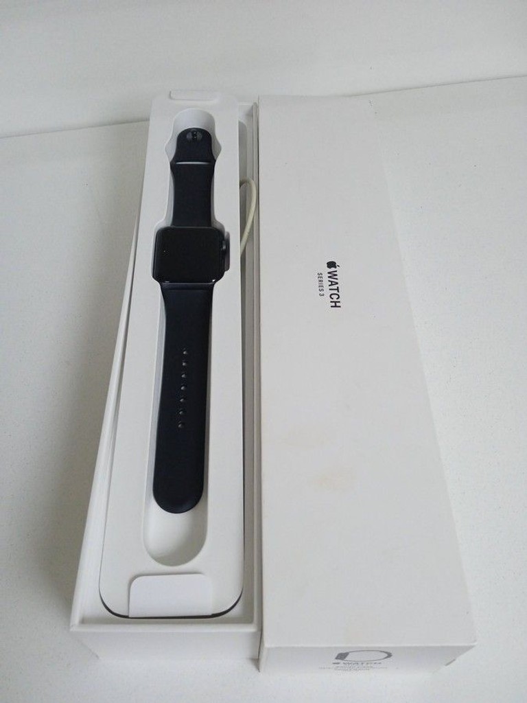 Купить Apple watch series 3 gps 42mm aluminium case a1859 Б/У