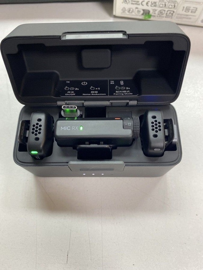 Оголошення Dji Mic Mini 2TX + 1RX + Charging Case (CP.RN.00000433.01) Б/У