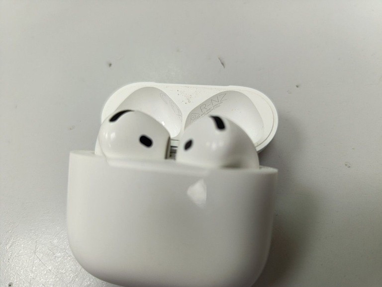 Оголошення Apple airpods 4 with active noise cancellation Б/У