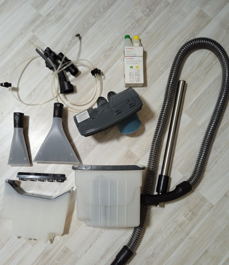 Купити Пилосос Bosch Aquawash & clean series 4 Б/У