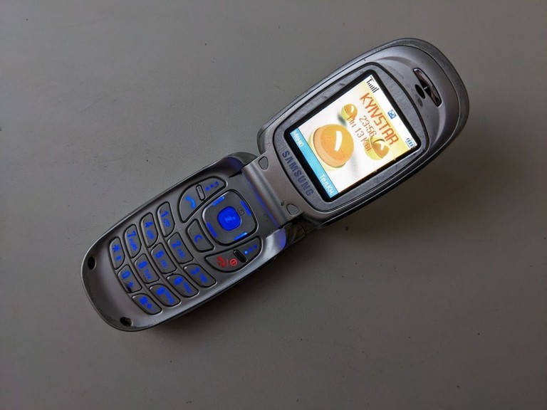Купити Samsung e300 Б/У