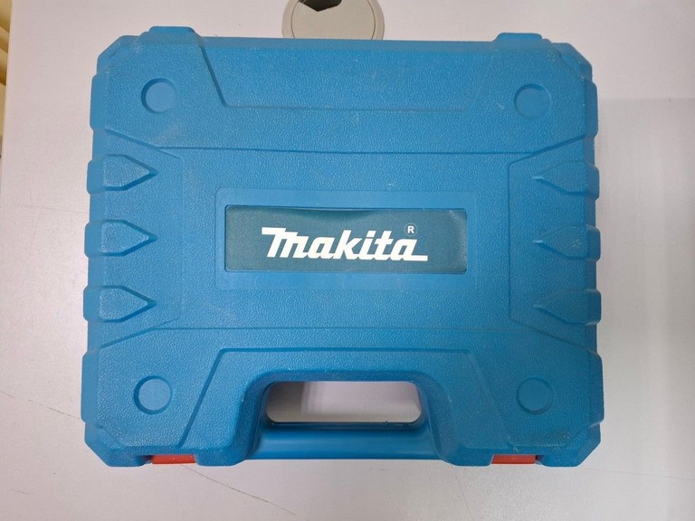 Купити Makita df331d 2акб+зп копія Б/У