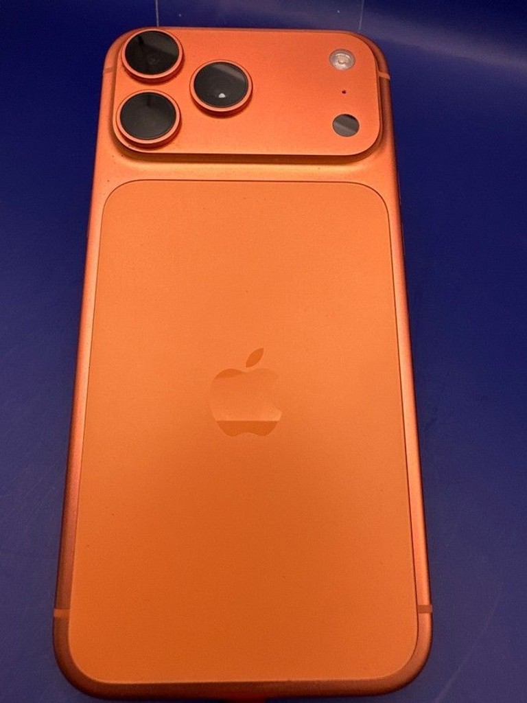Купить Apple iphone 17 pro max 256gb Б/У