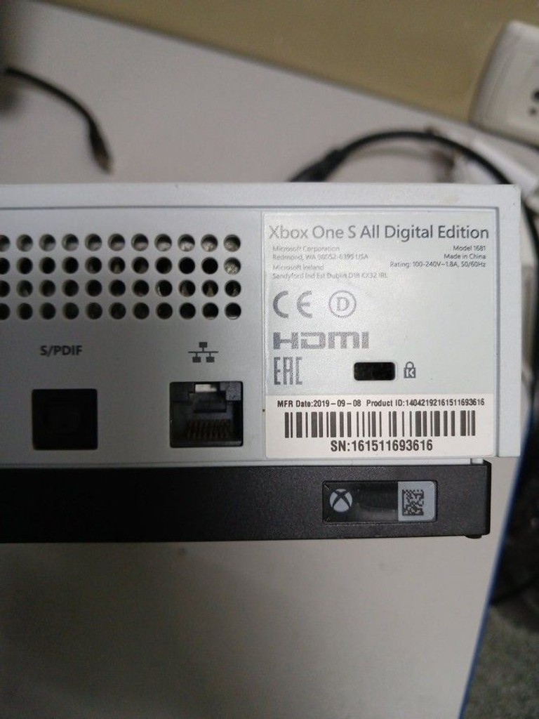 Дешиво Microsoft Xbox One S 1TB с ломбарда