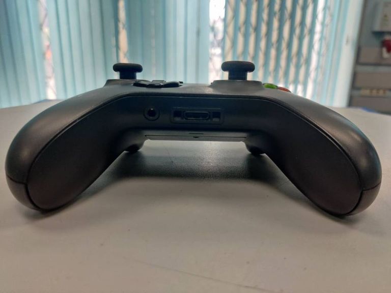Xbox360 one s 500gb Код:01-18928290. Изображение 7