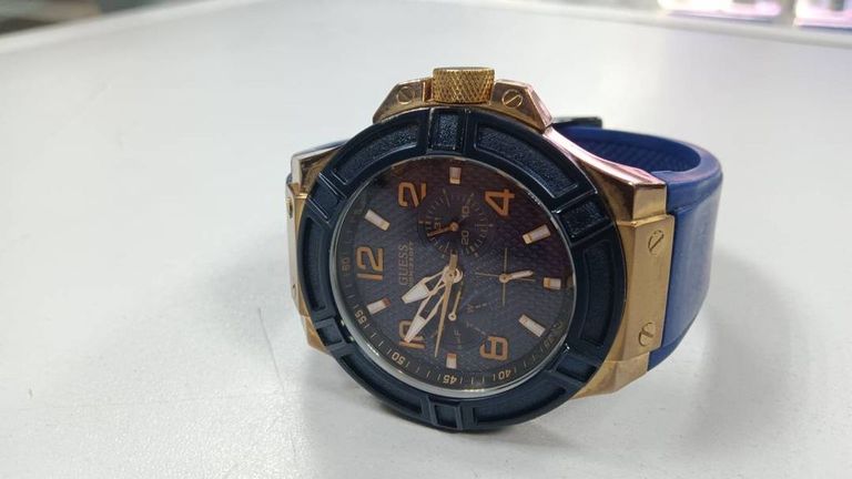 Guess W0247G3