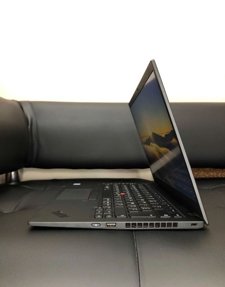 Lenovo ThinkPad X1 Carbon 7th/13.9"FHD/i7-8/16/256GB