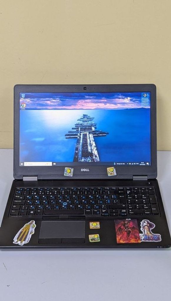 Купить Dell 15/core i7 6600u ddr3/8gb ddr4/hdd *відсутній/ssd 256 gb/radeon r7 m360 Б/У