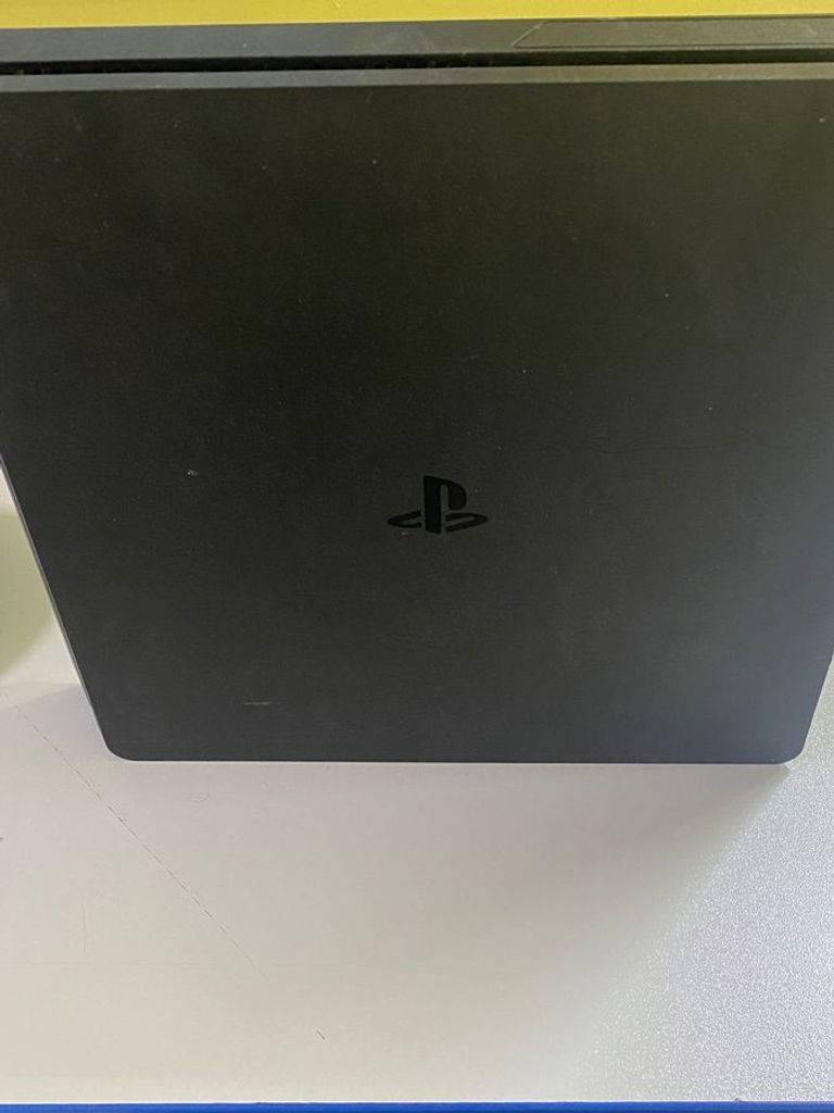 Купить Sony PlayStation 4 Slim 1TB Black Б/У