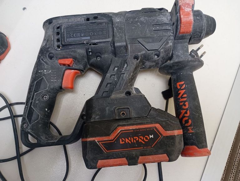 Оголошення Dnipro-M dhr-201bc compact 1акб 4ah зп Б/У