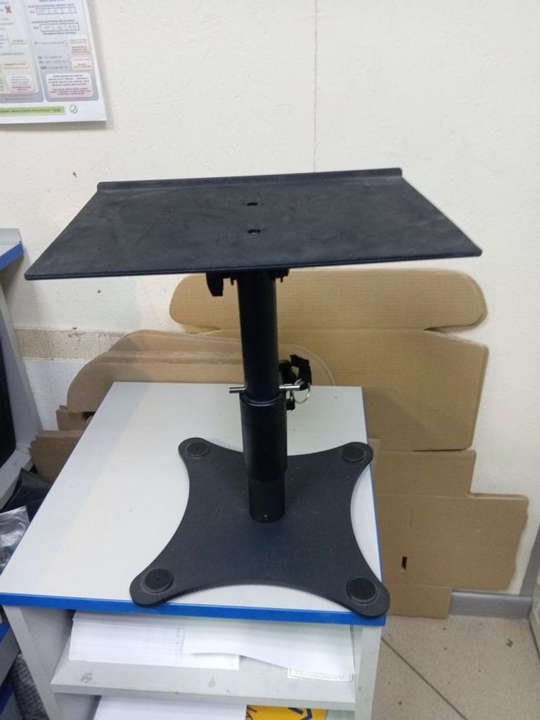 Дешево Без Виробника desktop studio monitor stand з ломбарду