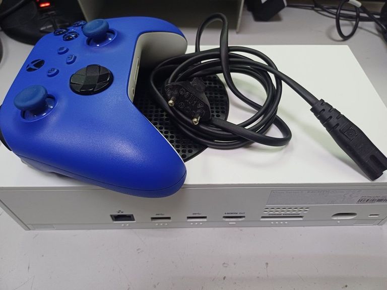 Дешиво Microsoft xbox series s 512gb с ломбарда