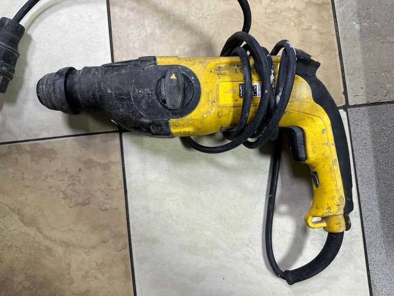 Оголошення Dewalt d25103qs Б/У