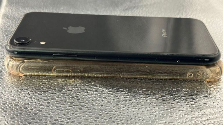 Apple iphone xr 64gb Код:01-200778071. Изображение 8