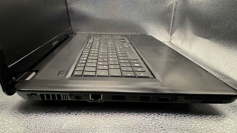 Medion 17/core i3 380m ddr3/8gb ddr3/hdd 750 gb/ssd *відсутній/*інтегрована Код:01-200778241. Изображение 6