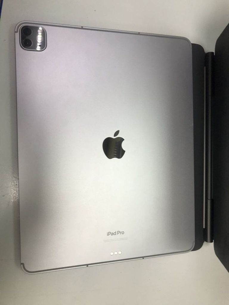 Купити Apple iPad Pro 12.9 2022 Wi-Fi + Cellular 1TB Space Gray (MP643, MP243) Б/У