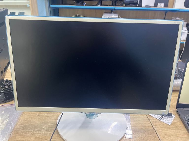 Дешиво Samsung s24d391hl с ломбарда