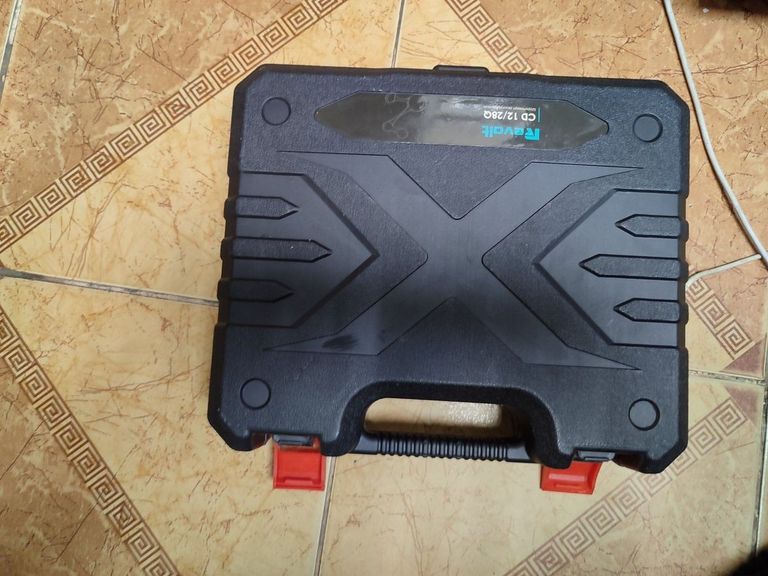 Дешево Revolt cd 12 28q з ломбарду