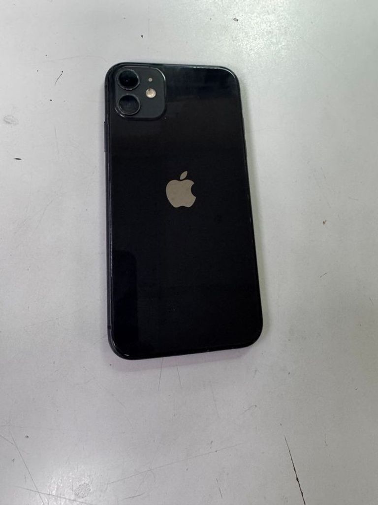 Купить Apple iPhone 11 64GB White (MWL82) Б/У