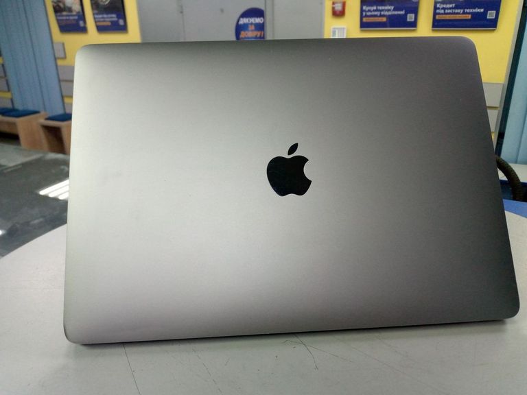 Дешиво Apple macbook pro 2019 a2159 13,3" core i5 1,4ghz/ram8gb/ssd256gb/intel iris plus graphics 645 с ломбарда