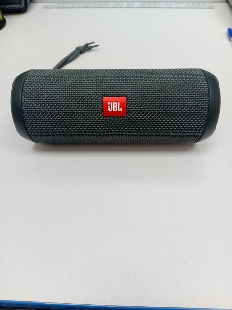 Купити Jbl flip essential Б/У