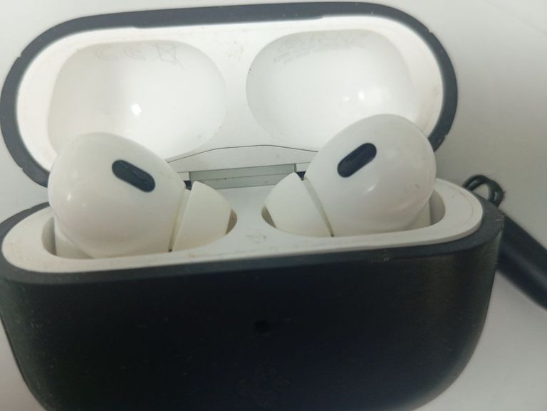 Оголошення Apple airpods pro 2nd generation with magsafe charging case usb-c Б/У