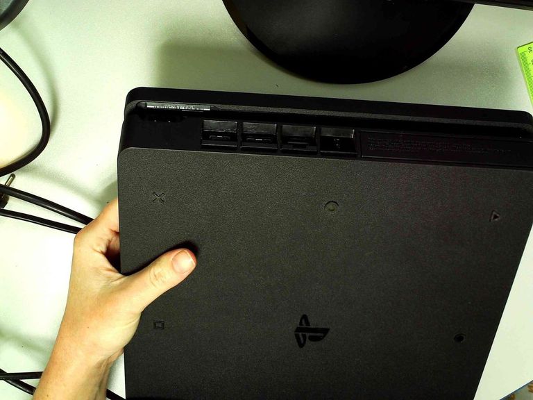 Объявление Sony playstation 4 slim 500gb / 2 геймпади Б/У