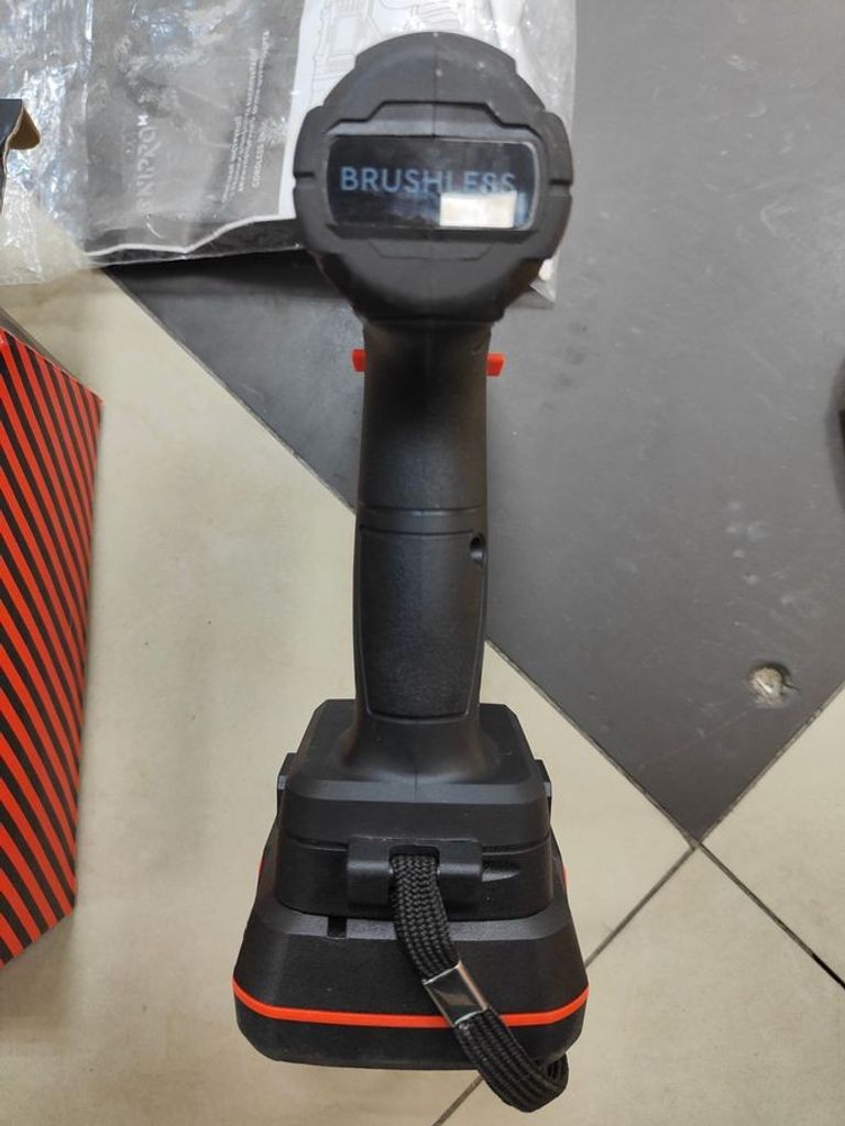 Оголошення Dnipro-M cd-201hbc compact 1акб 2ah зп Б/У