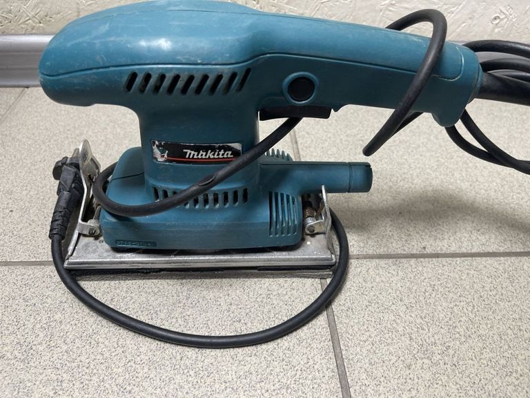Купити Makita bo 3700 Б/У