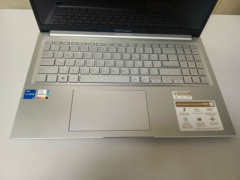 Дешиво Asus 15/core i5-1335u ddr5/16gb ddr5/hdd *відсутній/ssd 512 gb/*інтегрована с ломбарда