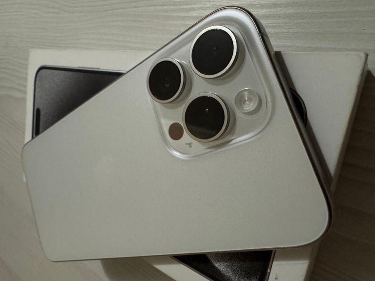 Объявление Apple iPhone 15 Pro Max 256GB White Titanium Б/У