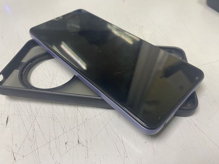 Дешево Zte Nubia V70 Max 6/128GB Gray з ломбарду