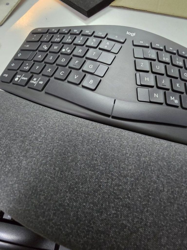 Оголошення Logitech ergo k860 Б/У
