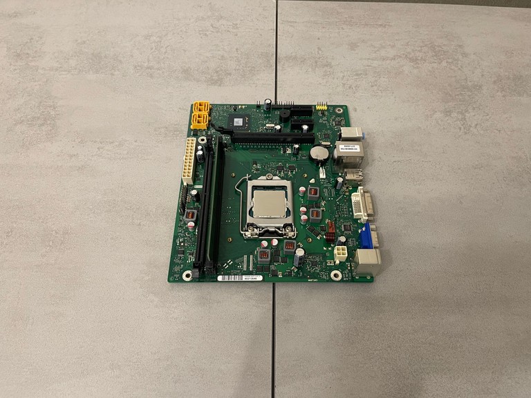 Купити Gigabyte GA-B85M-HD3G (Socket 1150, Intel B85) + Intel Core i5-4460 Б/У