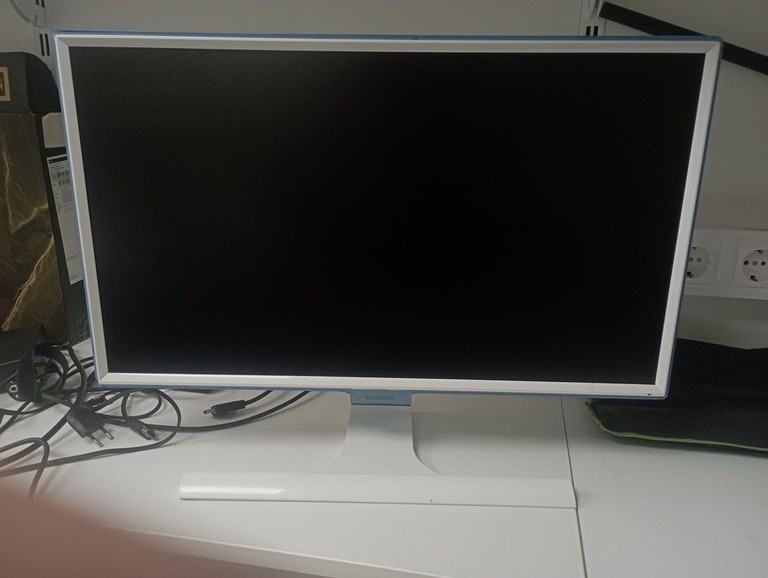 Купить Samsung S24E391HL (LS24E391HLO/CI) Б/У