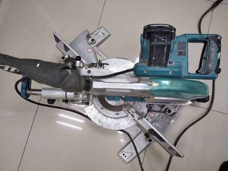 Оголошення Makita LS1016 Б/У